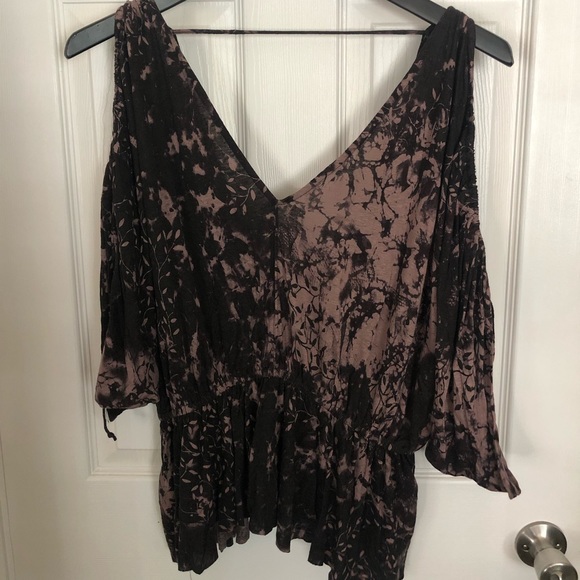 Free People // Flowy Top - Picture 2 of 5